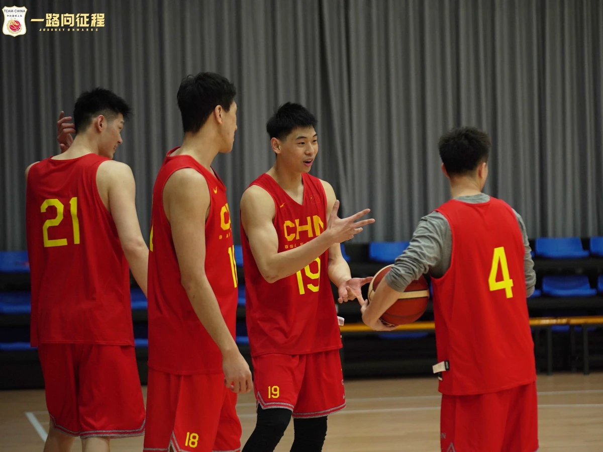 适合不同年龄段篮球爱好者的体能训练方案_2